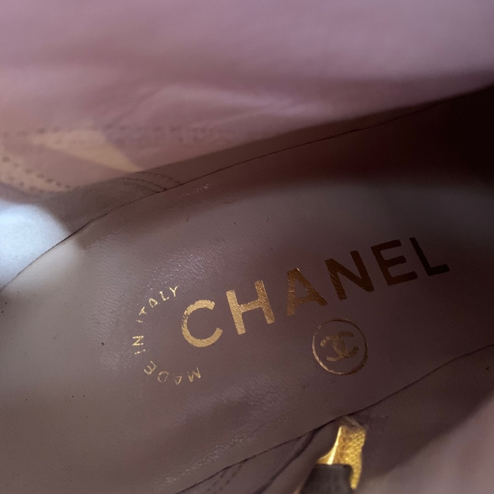 Chanel Camellia Quilted Faux Pearls Boots - Picture 10 of 15